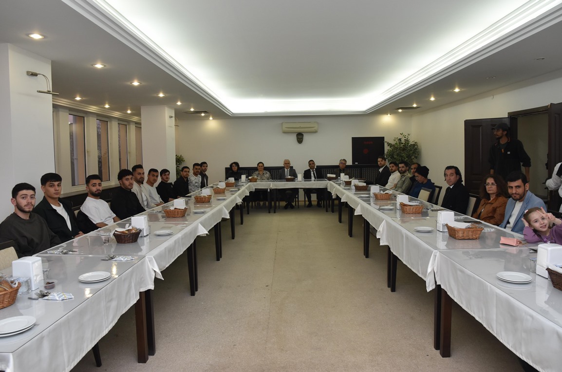 Üniversitemiz Yönetimi İftarda Filistinli Öğrencilerle Buluştu