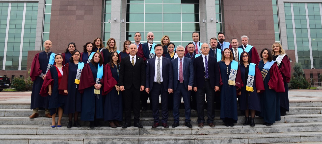 Görevde Yükselen Öğretim Üyelerimiz Cübbelerini Giydi