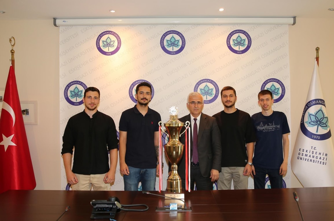 Rektör Prof. Dr. Kamil Çolak’tan TÜBİTAK Uluslararası Efficiency Challenge Yarışlarında Ödül Kazanan Mavera Teknoloji Takımı’na Tebrik