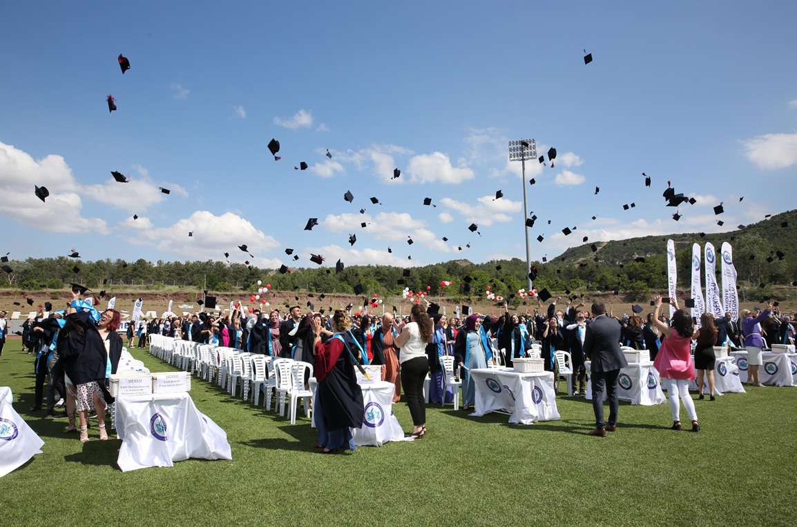 Üniversitemizde 2021-2022 Öğretim Yılı Mezuniyet Törenleri Başladı