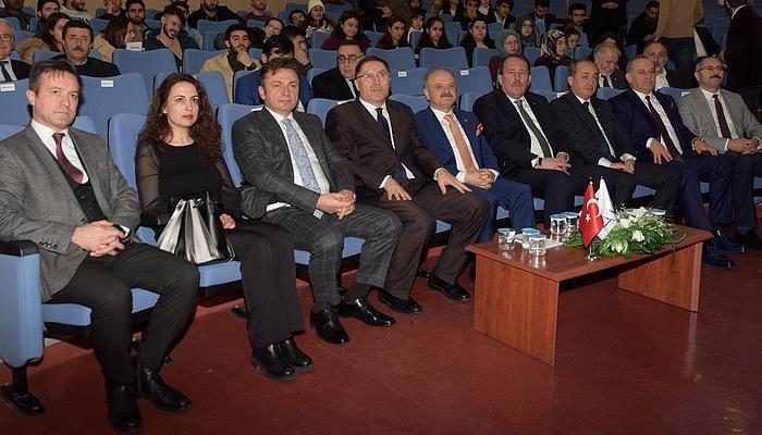 Kamu Başdenetçisi Şeref Malkoç Üniversitemiz Öğrencileriyle Buluştu