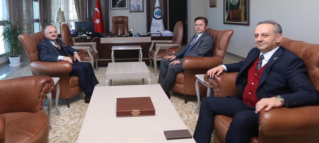 Eskişehir Valisi Özdemir Çakacak'tan Üniversitemiz Rektörü Prof. Dr. Kemal Şenocak'a Ziyaret