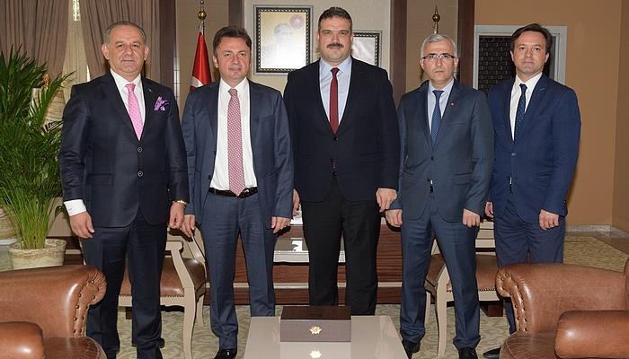 A.Ü. Rektörü Prof. Dr. Şafak Ertan Çomaklı'dan Üniversitemiz Rektörü Prof. Dr. Kemal Şenocak'a İade-i Ziyaret