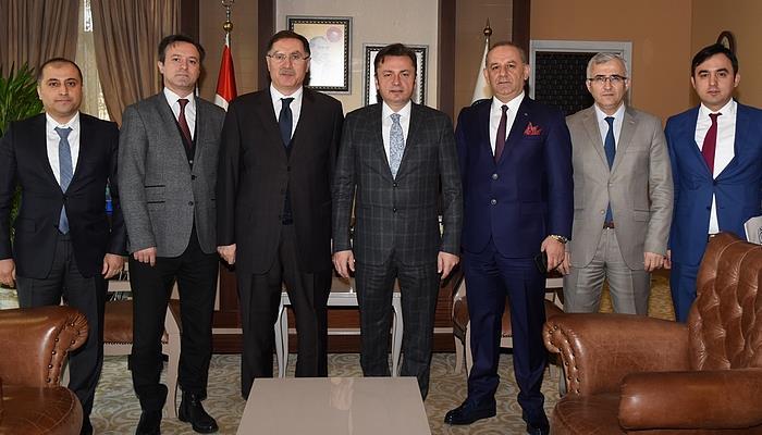 Kamu Başdenetçisi Şeref Malkoç’tan Rektör Prof. Dr. Kemal Şenocak’a Nezaket Ziyareti