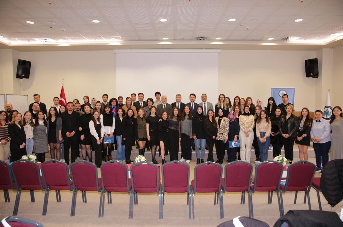 ESOGÜ TÖMER’de Yabancı Dil Olarak Türkçe Öğretimi Programını Tamamlayanlar Törenle Sertifikalarını Aldı