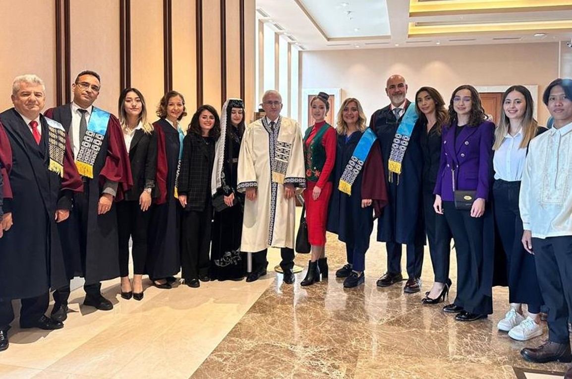 Üniversitemiz Heyeti Cumhurbaşkanlığı Külliyesi’nde Gerçekleştirilen 2023-2024 Yükseköğretim Akademik Yılı Açılış Töreni’ne Katıldı