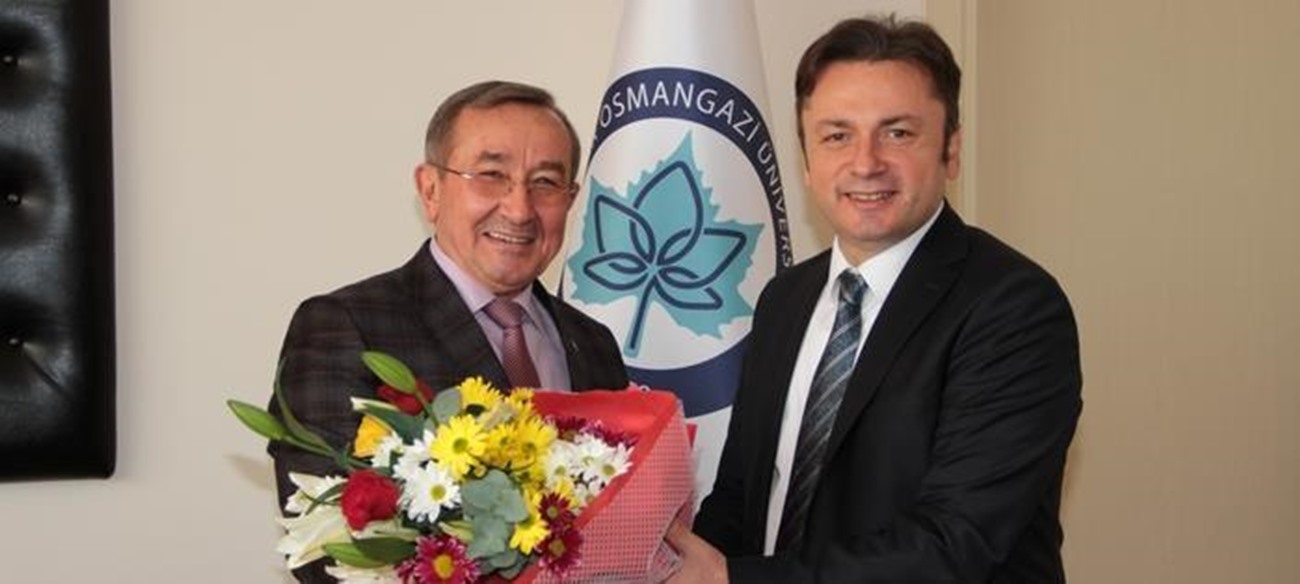 İlahiyat Fakültesi'nin Yeni Dekanı Prof. Dr. Mustafa Yıldırım Görevine Başladı