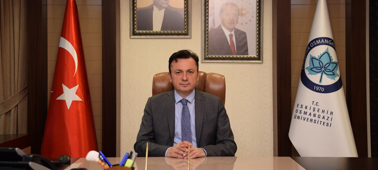 Üniversitemiz Rektörü Prof. Dr. Kemal Şenocak’tan Sağlık Çalışanlarına Teşekkür