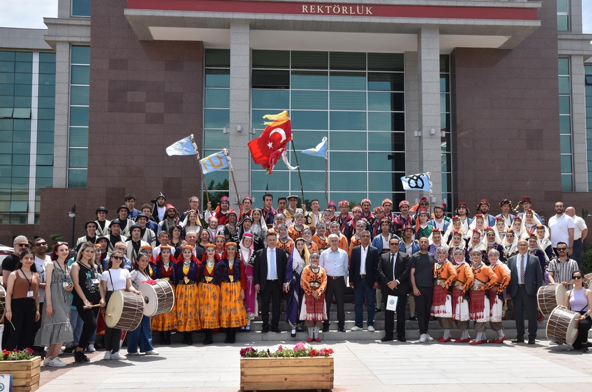 Üniversiteler Arası Halk Dansları ve Müzik Festivali Başladı